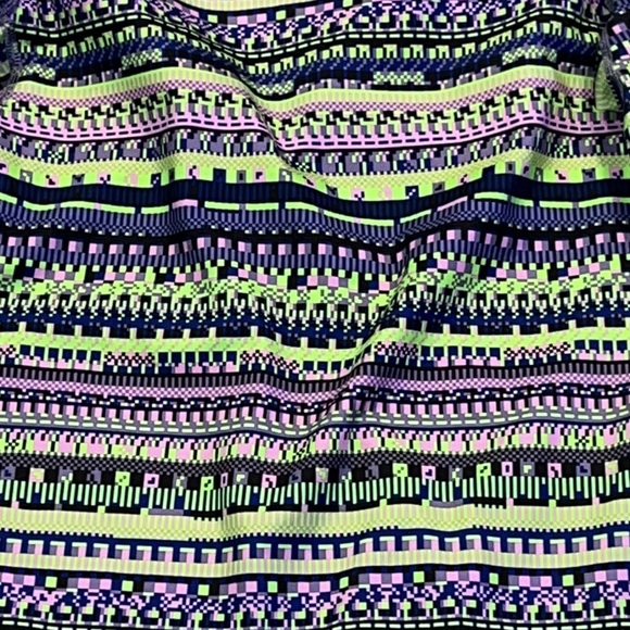 Nike Pro Dri Fit Patterned Green and Purple Women's Top Size Medium Athleisure - Picture 7 of 7